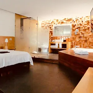 4* Hotel Boutique Mo17